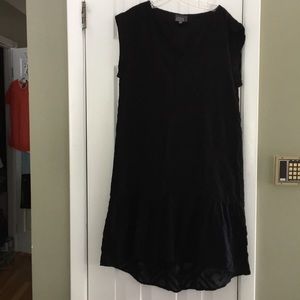 LEO & SAGE BLACK SLIP DRESS SIZE M
